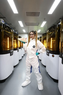 與阿迪達(dá)斯一同前往4D打印工廠,見(jiàn)證4D技術(shù)的無(wú)限可能性