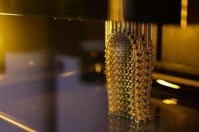 與阿迪達(dá)斯一同前往4D打印工廠,見證4D技術(shù)的無(wú)限可能性